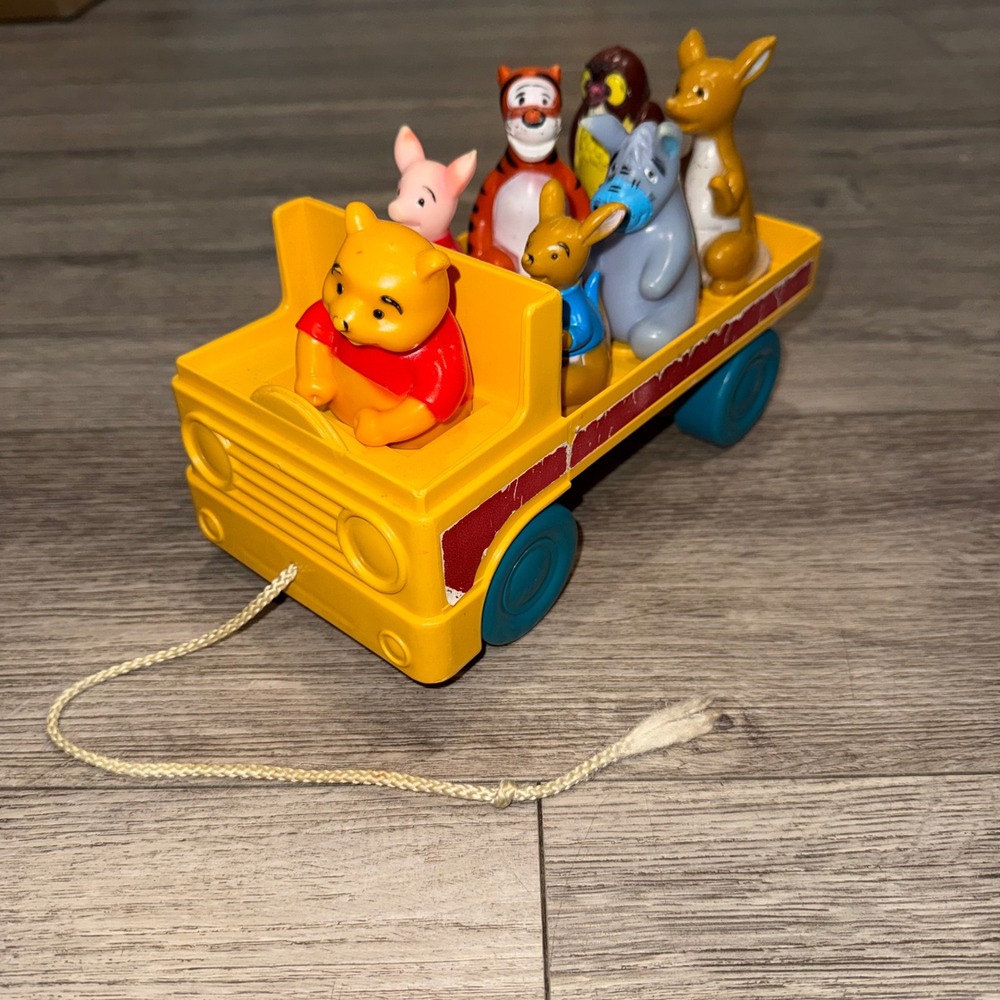 Vintage Disney Winnie the Pooh Pull Toy Wagon Complete 8 Characters Shape Sorter